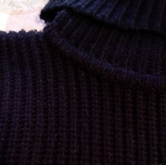 Winter Poncho - Picture 2 of 4